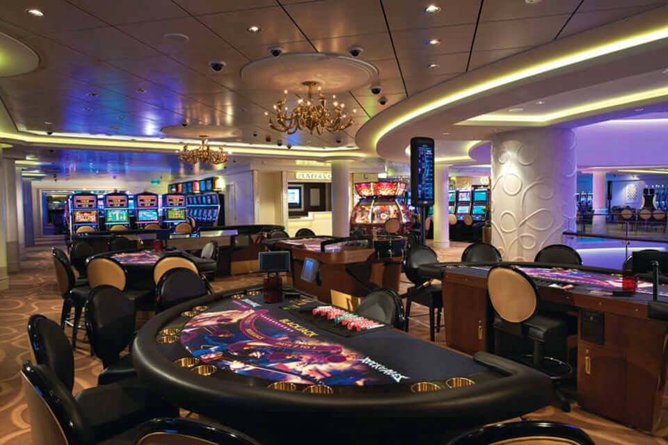 Entertainment on the Norwegian Pearl