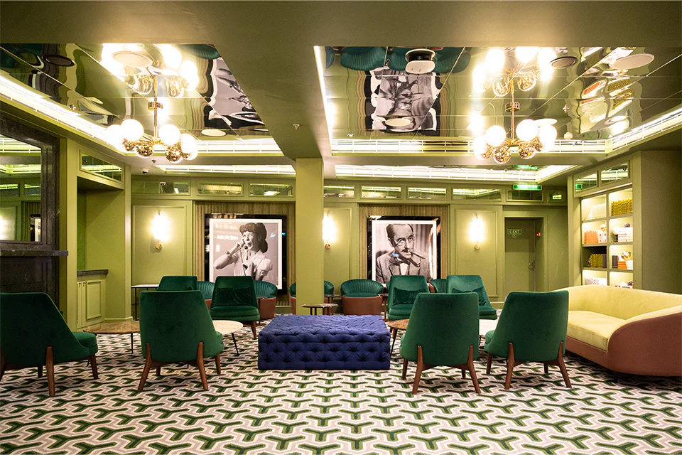 Bar on the Norwegian Spirit