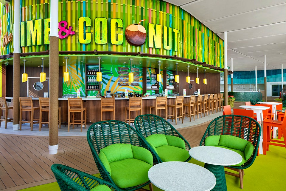 Bar on the Star of the Seas