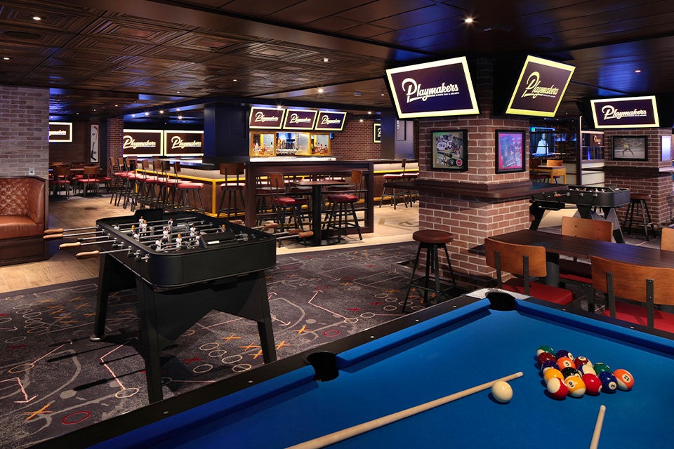 Bar on the Star of the Seas