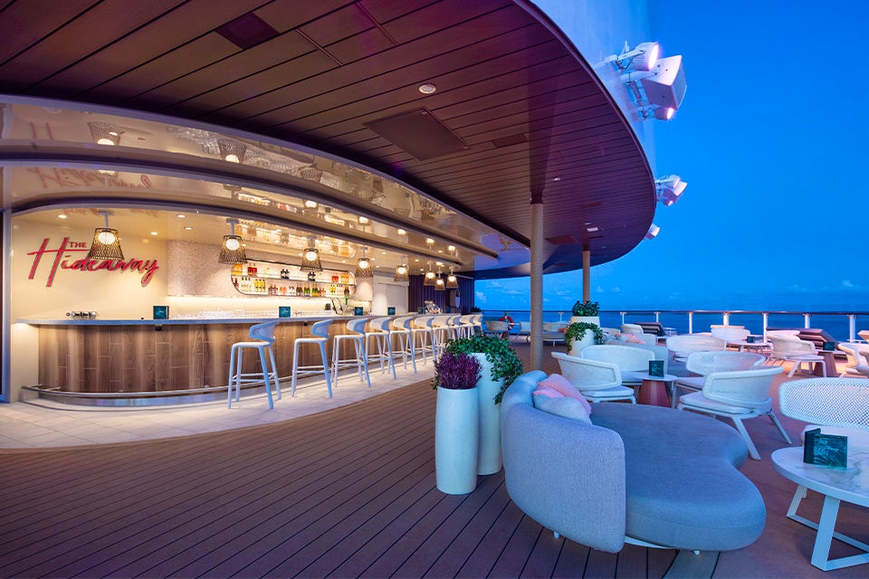 Bar on the Star of the Seas