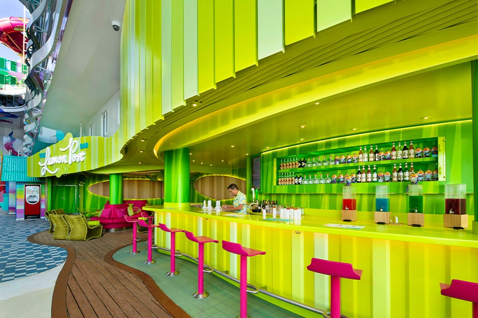 Bar on the Star of the Seas