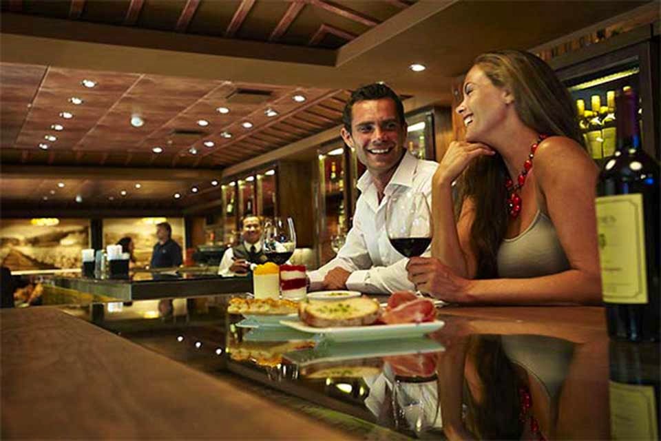 Bar on the Vision of the Seas