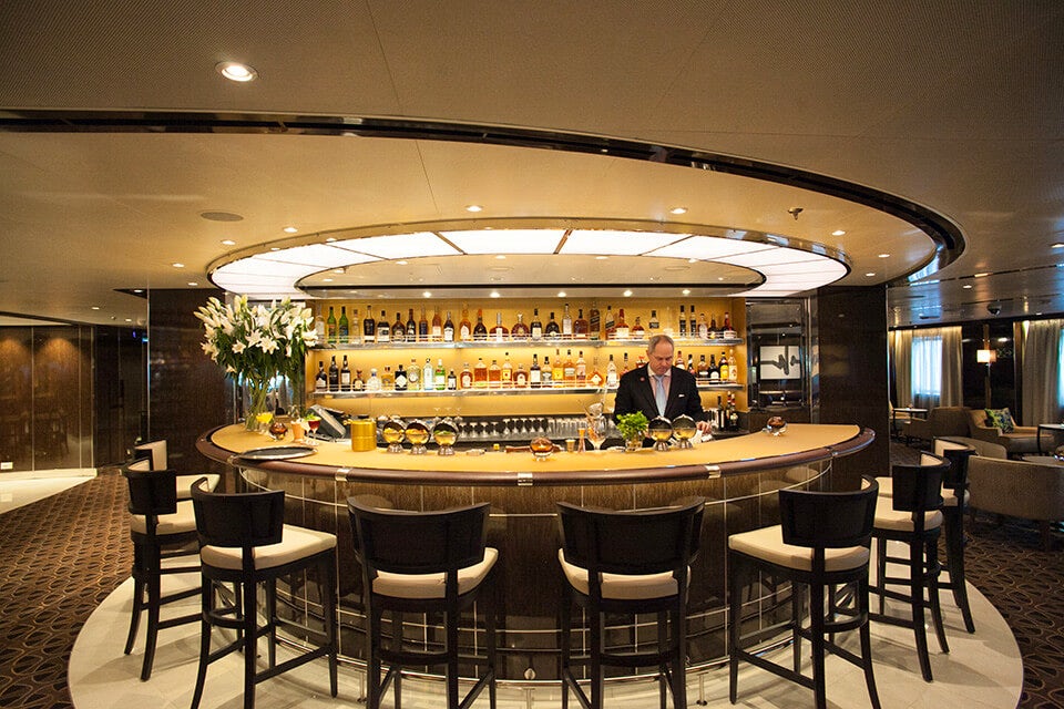 Bar on the Seabourn Encore