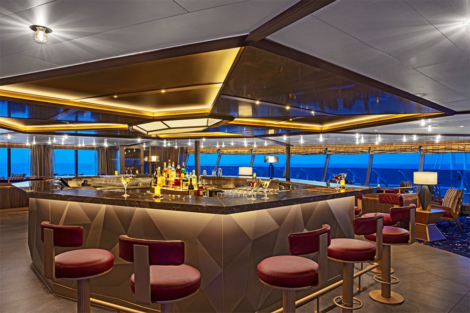 Bar on the Seabourn Pursuit