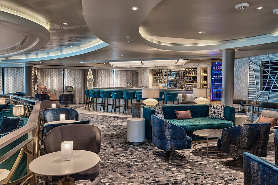 Bar on the Silver Endeavour