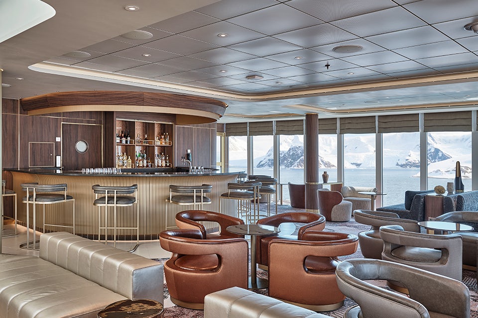 Bar on the Silver Endeavour