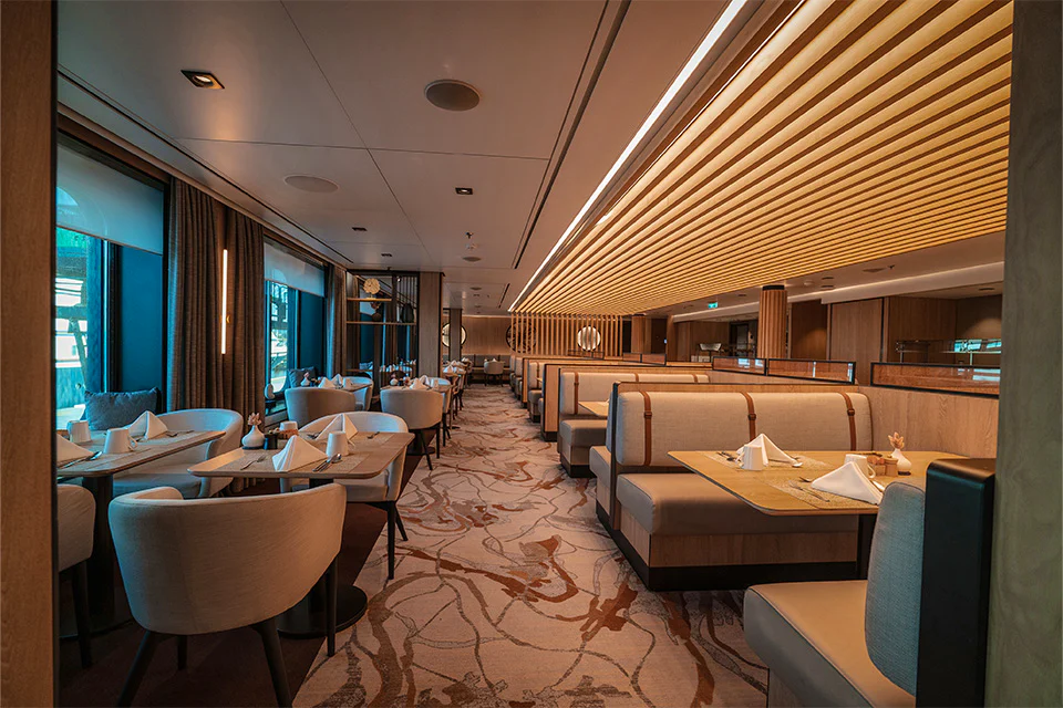 Dining on the SH Diana