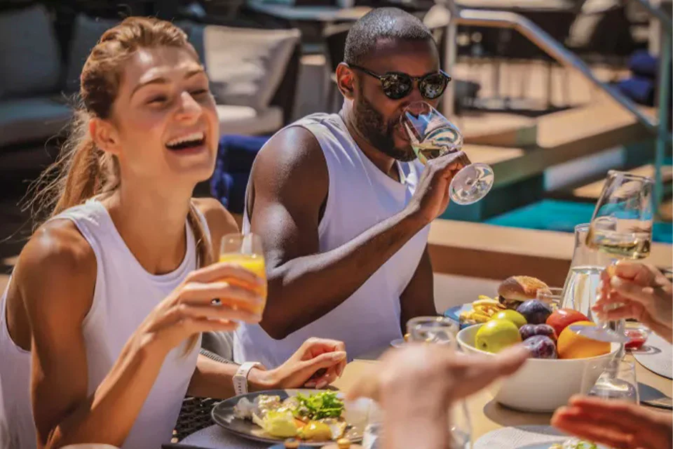 Dining on the SH Minerva