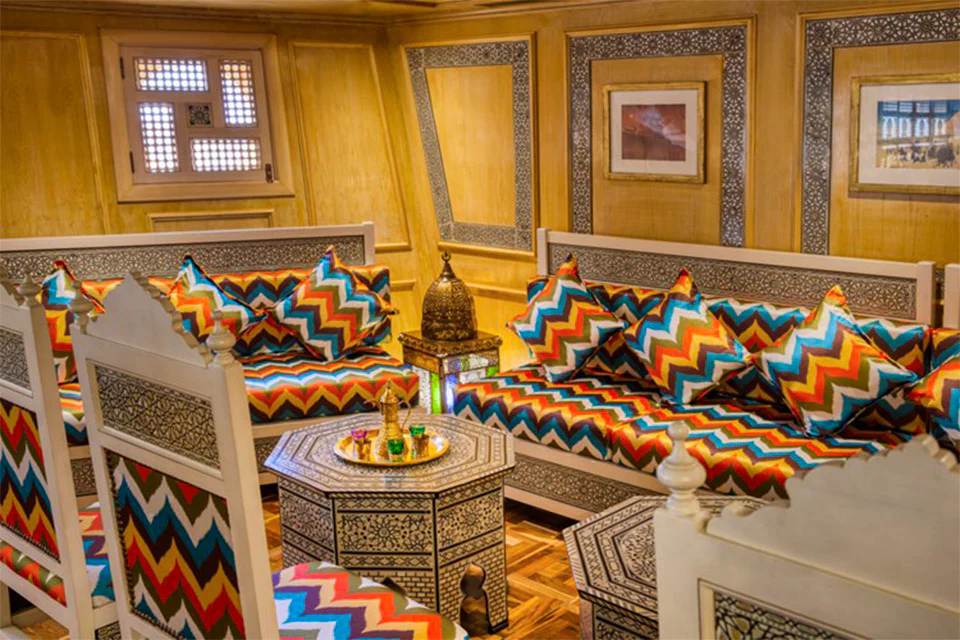 Dining on the S.S. Sphinx