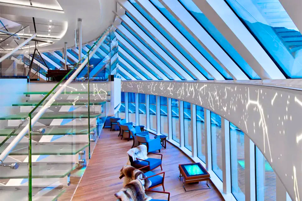 Bar on the Viking Mira