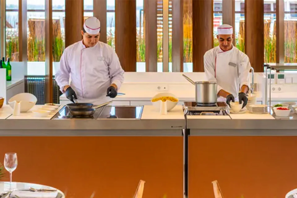 Dining on the Viking Osiris