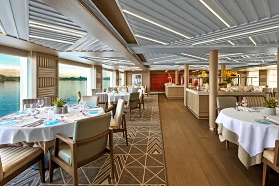 Dining on the Viking Ra