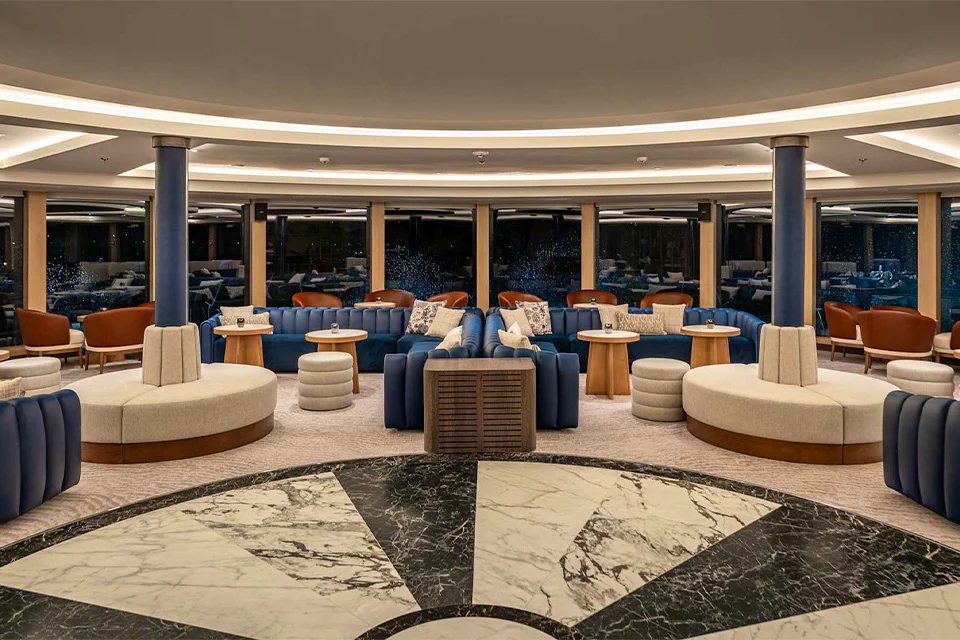Bar on the Star Explorer