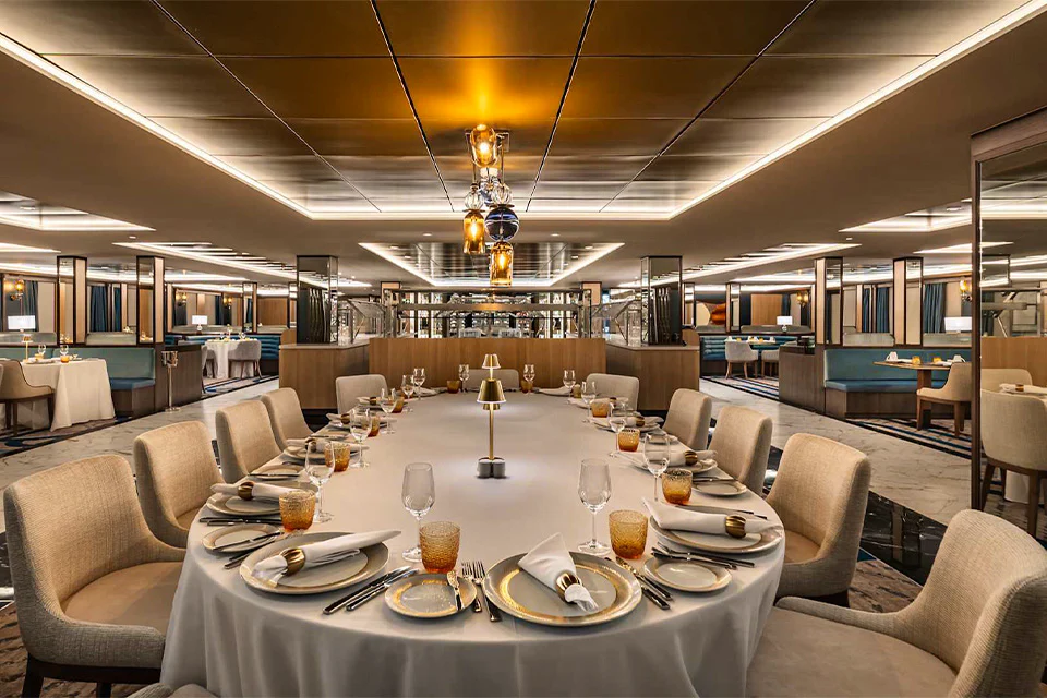 Dining on the Star Explorer